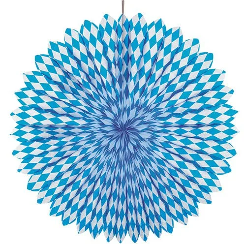 Der PAPSTAR Dekofächer Ø 75 cm, Bayrisch Blau, von PAPSTAR GmbH, zeigt ein blau-weißes Rautenmuster und ist aus schwer entflammbarem Material gefertigt - ideal für die Oktoberfest-Dekoration.