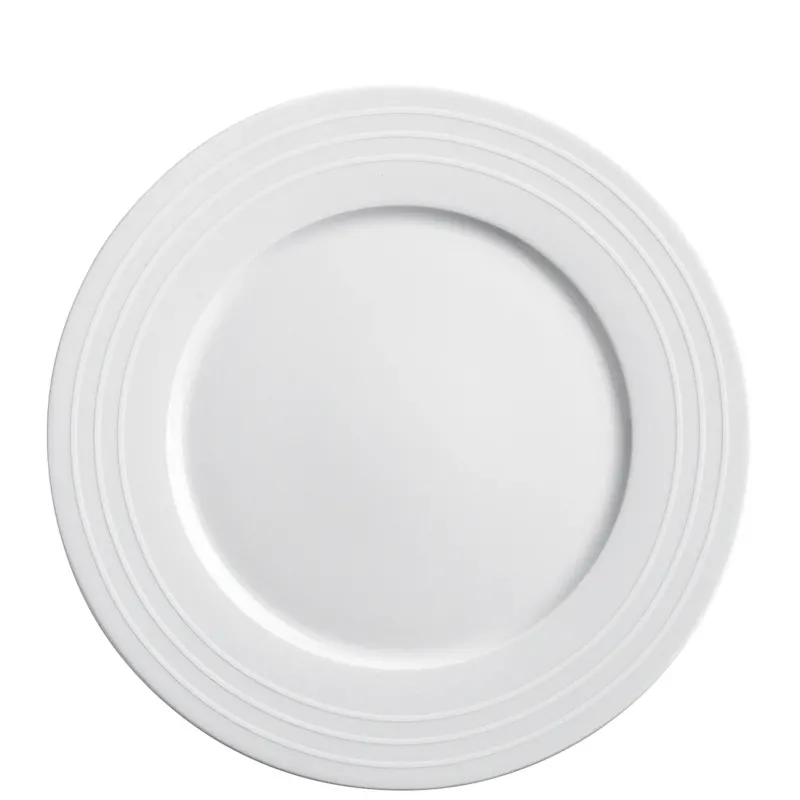 Ein weißer Teller mit einem schlichten, modernen Design. Der Teller hat einen leicht erhöhten Rand und drei zarte, eingeprägte Linien, die um die Mitte verlaufen. Die Oberfläche wirkt glatt und glänzend, ideal für die Präsentation von Speisen. Der Teller ist neutral in der Farbe und passt zu verschiedenen Tischdekorationen und Anlässen.