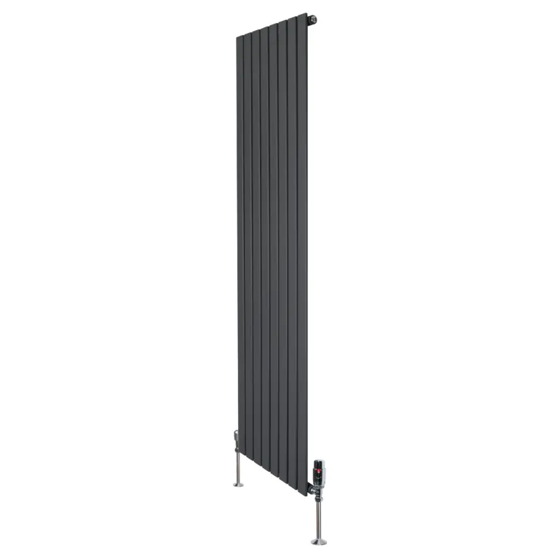 Flachheizkörper in Anthrazitgrau, 1800mm x 560mm, mit vertikalen Lamellen und modernen Ventilen, ideal für stilvolle Heizlösungen