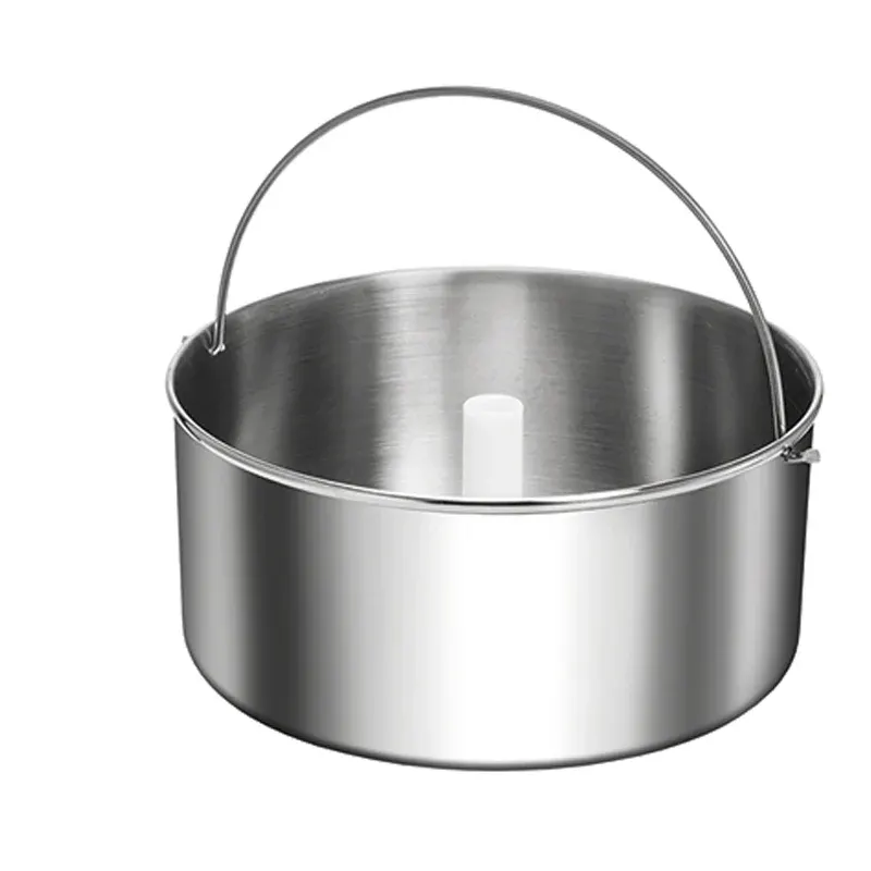 Der Unold Eisbehälter für EISMASCHINE 48870 + 48872 ist eine Eismaschinenschüssel aus Edelstahl mit Metallgriff und weißer Kunststoffspindel, schräg auf weißem Grund abgebildet.
