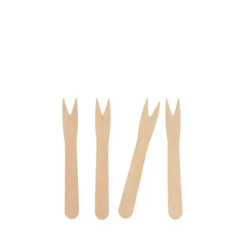 Vier PAPSTAR Pommes-Frites-Gabeln aus Holz "pure", 8,5 cm, mit zwei Zinken stehen aufrecht auf weißem Grund - ideal als 50er Pack im Beutel von PAPSTAR GmbH erhältlich.