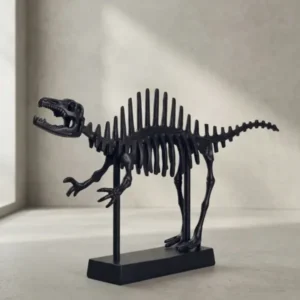Detailansicht des kunstvoll gegossenen Dino-Schädels mit geöffnetem Kiefer aus robustem und schwerem lackiertem Aluminium_#sku_SAFWL7.185#