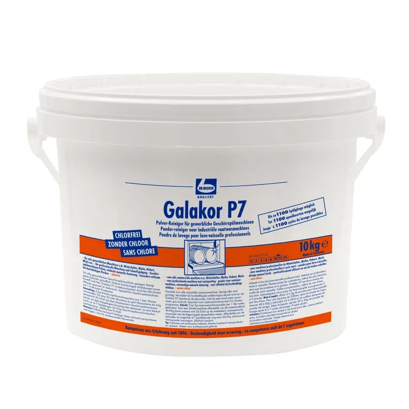 Ein weißer 10-kg-Kunststoffeimer mit Henkel und der Aufschrift "Dr. Becher Galakor P7 Pulver Reiniger" der Dr. Becher GmbH ist mit einem mehrsprachigen Etikett in den Farben Blau, Rot und Schwarz für chlorfreies gewerbliches Geschirrspülmittel versehen.