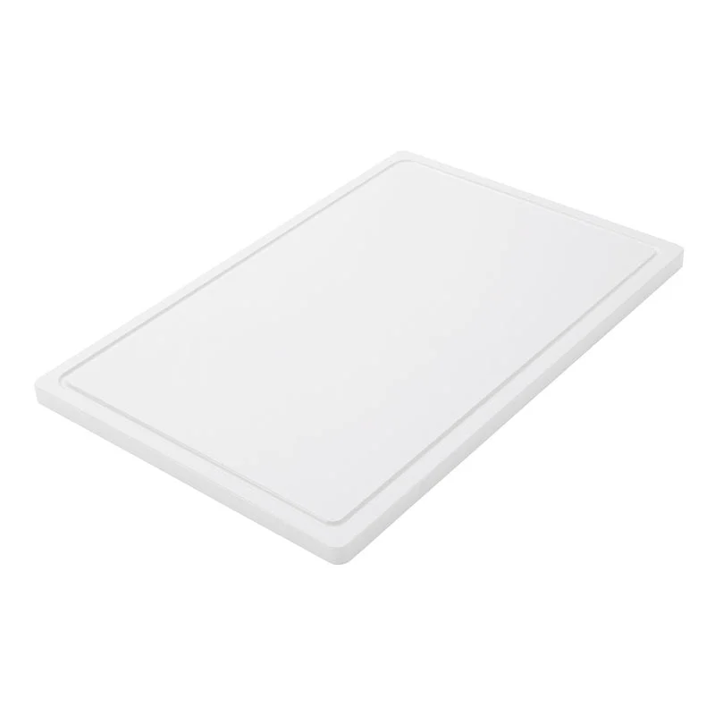 Das Haug Bürsten KG SCHNEIDEBRETT GROß, PE, RUTSCHFEST, 600X400X20MM ist ein großes, rechteckiges, weißes Schneidebrett mit rutschfester Oberfläche und erhöhtem Rand, das schräg vor einem weißen Hintergrund abgebildet ist - ideal für den täglichen Gebrauch in der Küche.