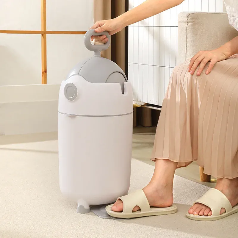 Clean Air Large Odor Neutralizing Trash Can - Image 0