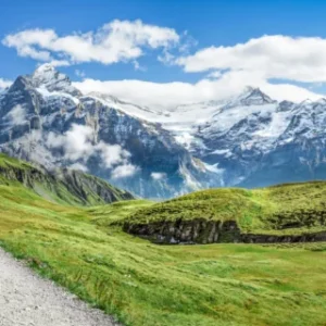 Spritzschutz-Friedlicher Wanderweg in den Alpen