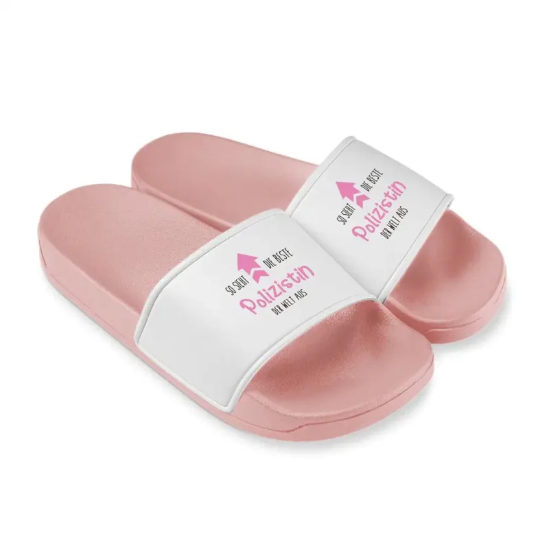Bild: Badeschuhe - So sieht die beste Polizistin der Welt aus.