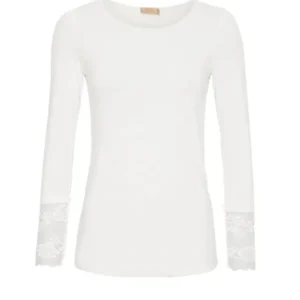 Bluse BASIS med blondedetaljer – White - VIAMAJA.DK