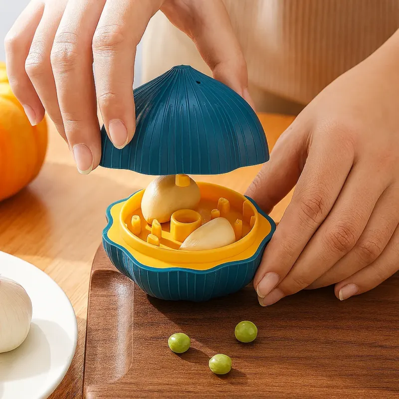 Garlic Shape Rotating Vegetable Grinder - Image 0